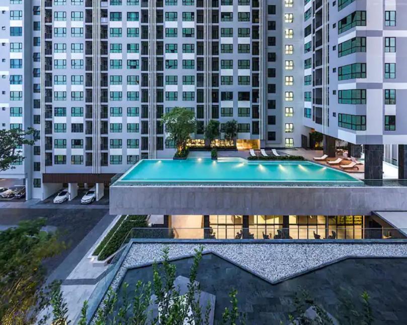 The Base Central Pattaya Quiet King-Bed With Infinity Pool & Free Netflix! Extérieur photo
