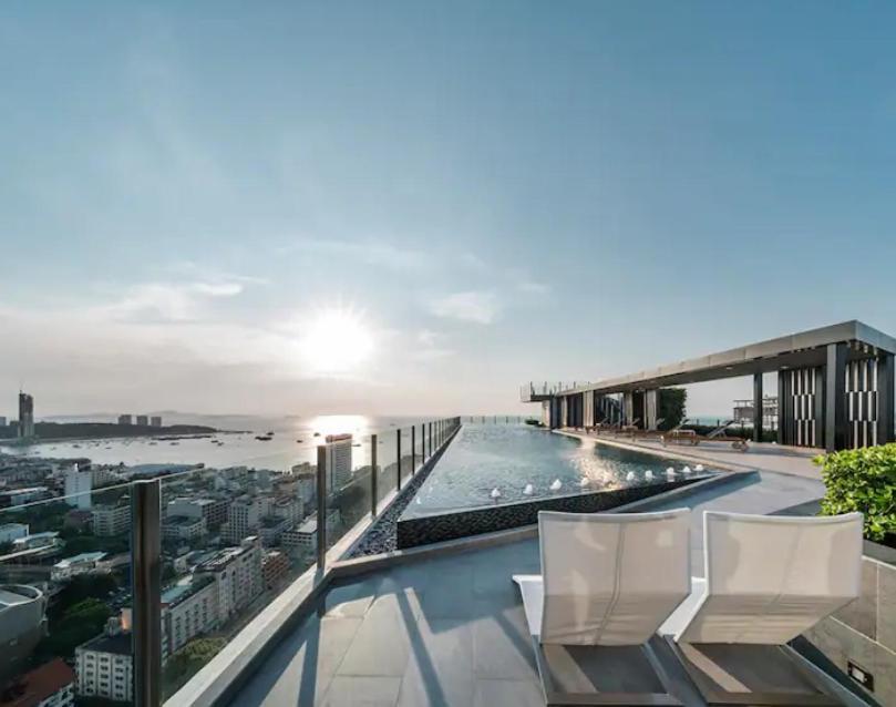 The Base Central Pattaya Quiet King-Bed With Infinity Pool & Free Netflix! Extérieur photo