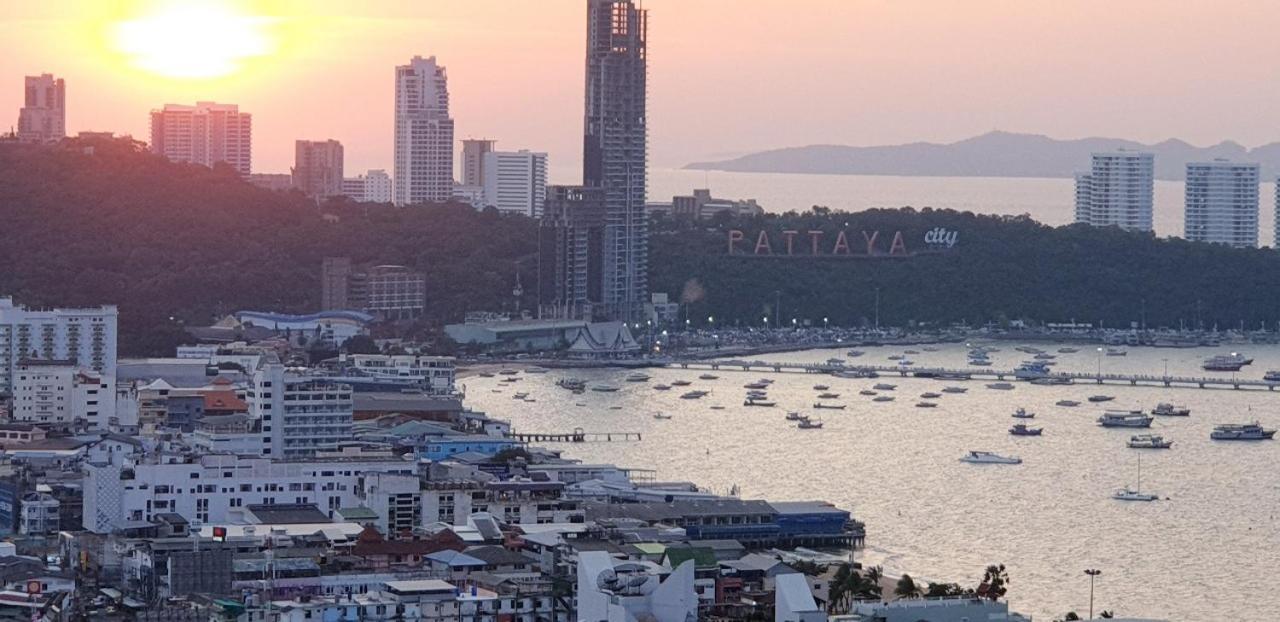 The Base Central Pattaya Quiet King-Bed With Infinity Pool & Free Netflix! Extérieur photo