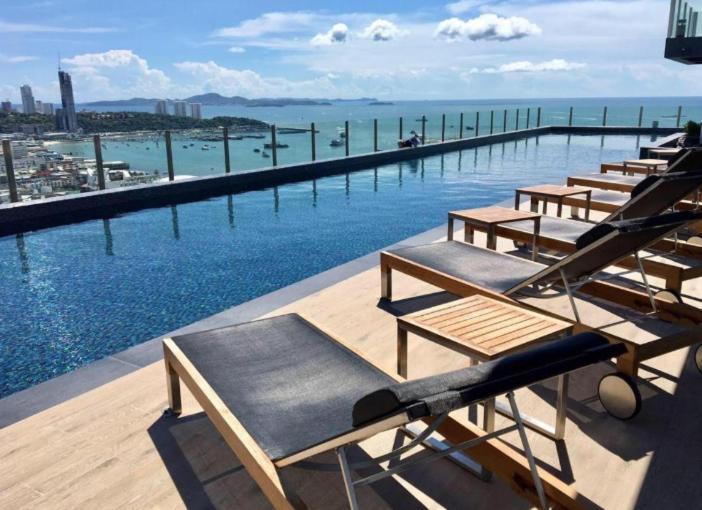 The Base Central Pattaya Quiet King-Bed With Infinity Pool & Free Netflix! Extérieur photo
